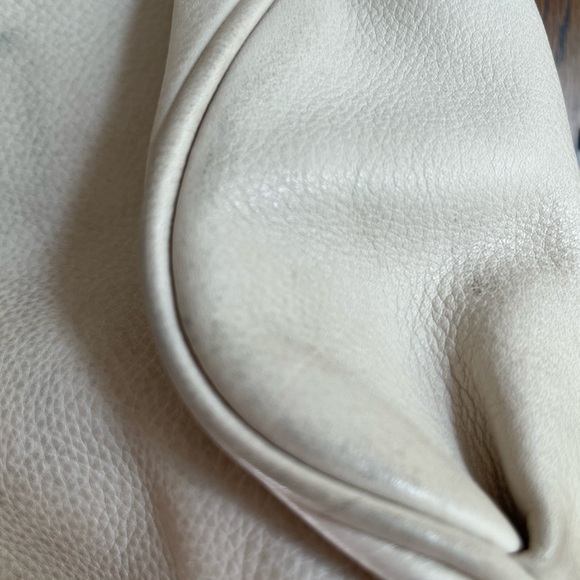 Danier leather handbag - Picture 4 of 6